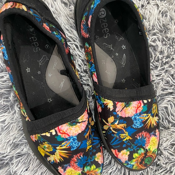 Comfortable shoes! - Picture 3 of 4